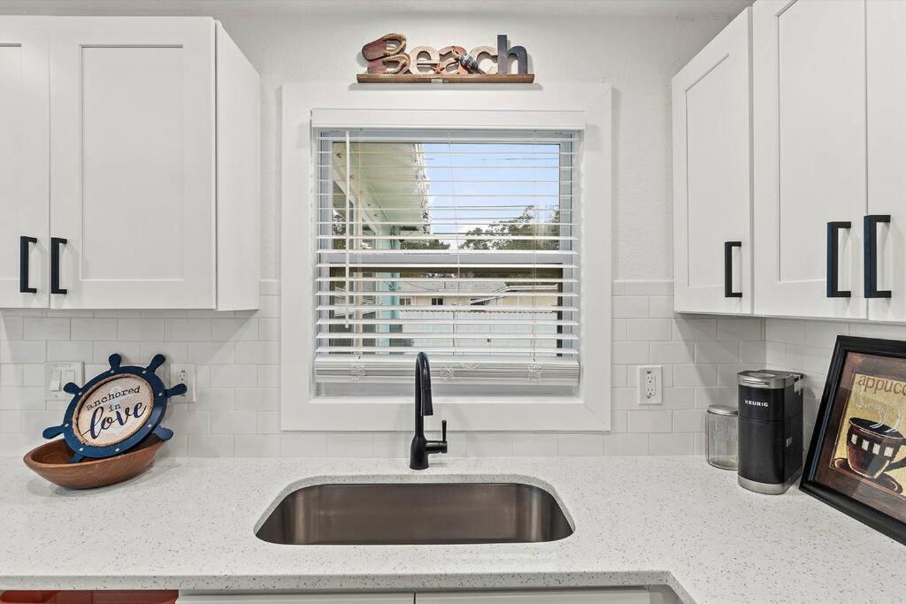 Quaint Gulfport Beach Bungalow St. Petersburg Exterior foto