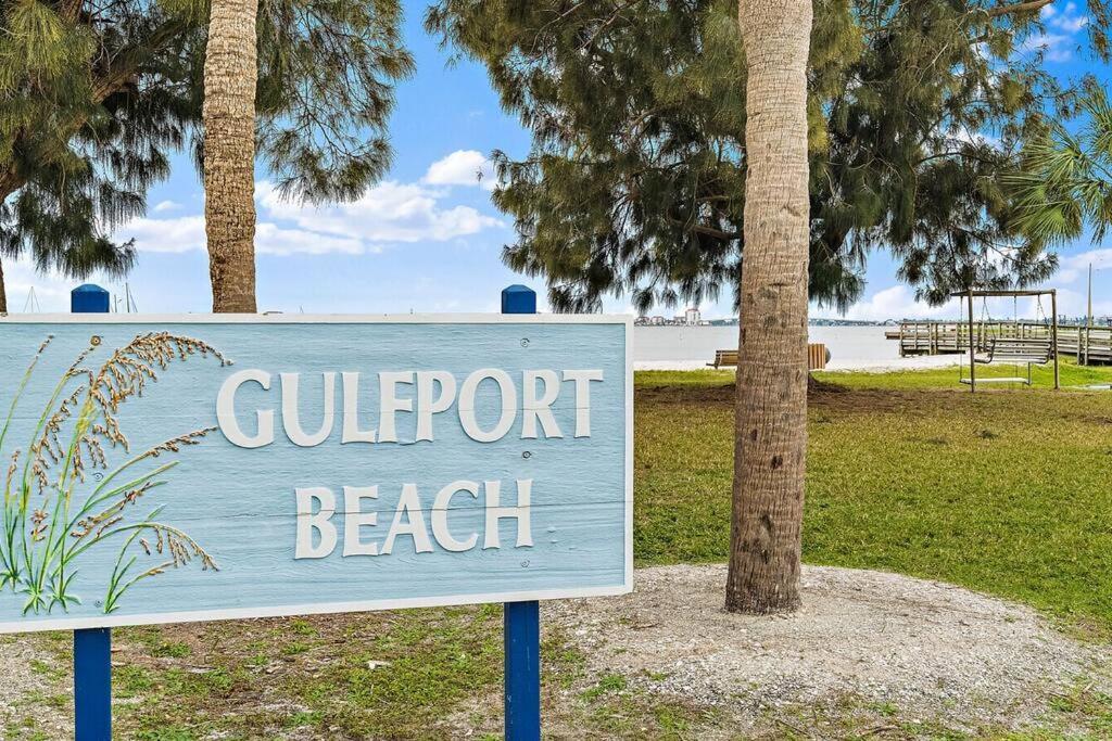 Quaint Gulfport Beach Bungalow St. Petersburg Exterior foto